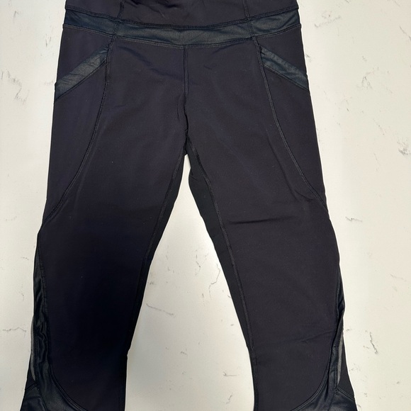 Lululemon chase me crop II size 6 VGUC BLACK LEGGINGS - Picture 3 of 11